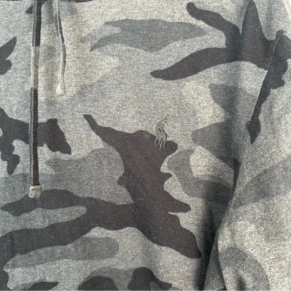 Polo Ralph Lauren Men’s Camo T-Shirt w/ Hoodie | Light Hoodie | Size M